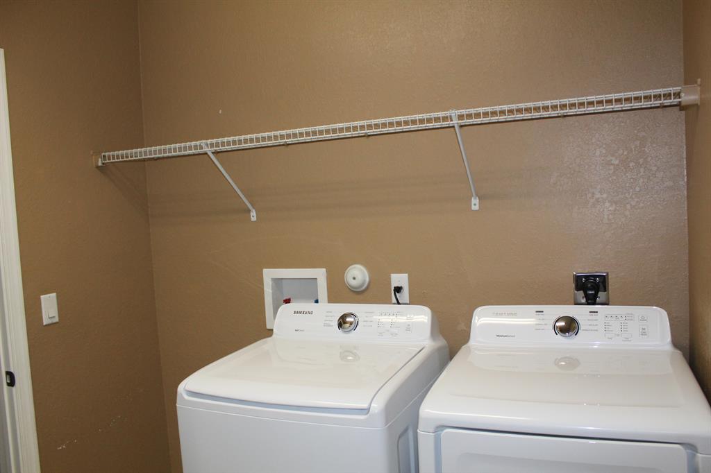 VERONA PALMS - Residential