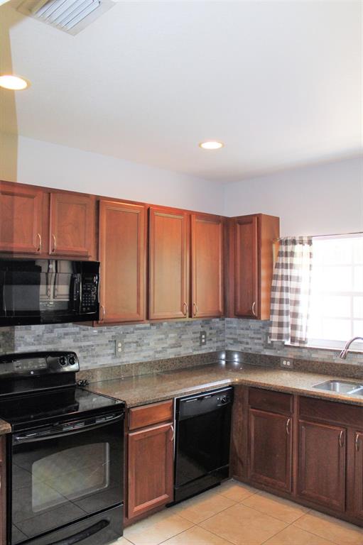 VERONA PALMS - Residential