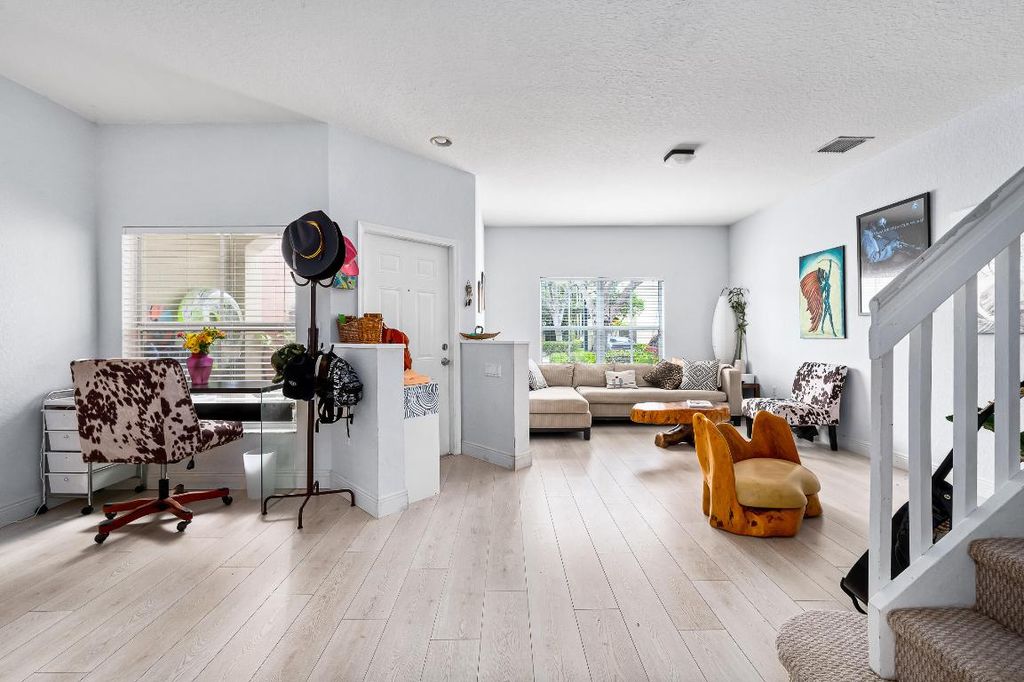 Photo of 180 Lake Monterey Circle, Boynton Beach, FL 33426 (MLS # R11145345)