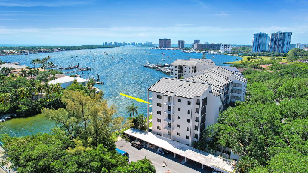 Photo of 11370 Twelve Oaks Way #511, North Palm Beach, FL 33408 (MLS # R10977948)