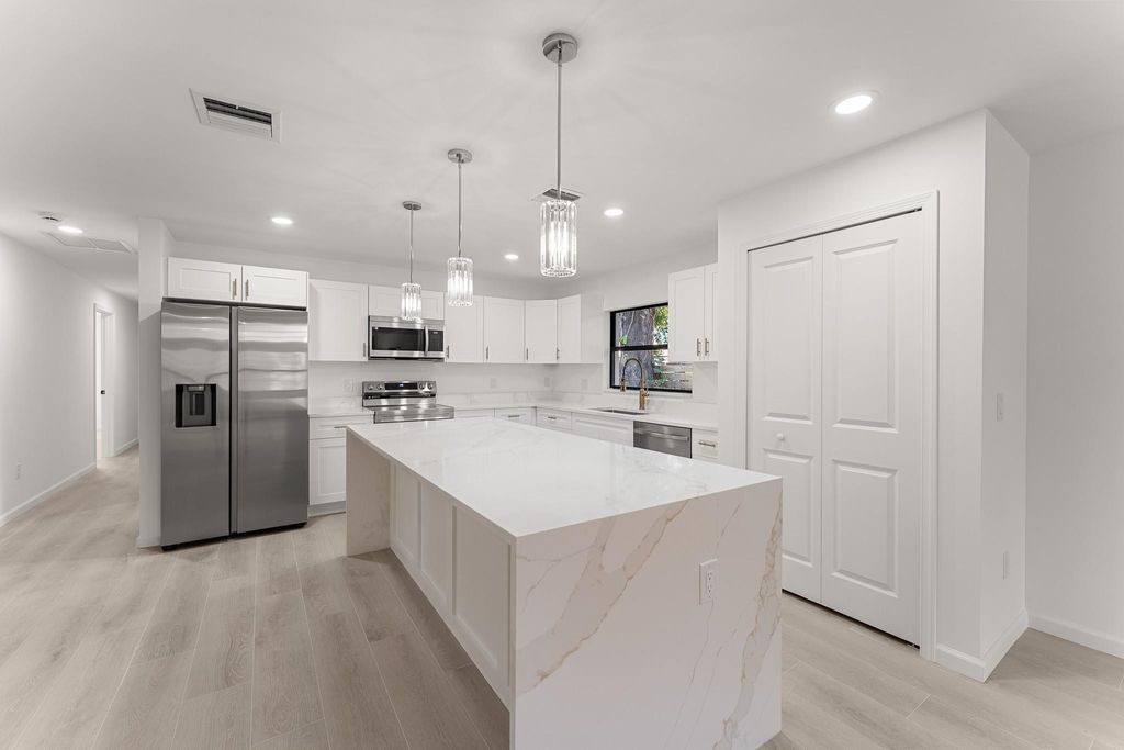 Photo of 2712 S 17th Street, Fort Pierce, FL 34982 (MLS # F10498113)