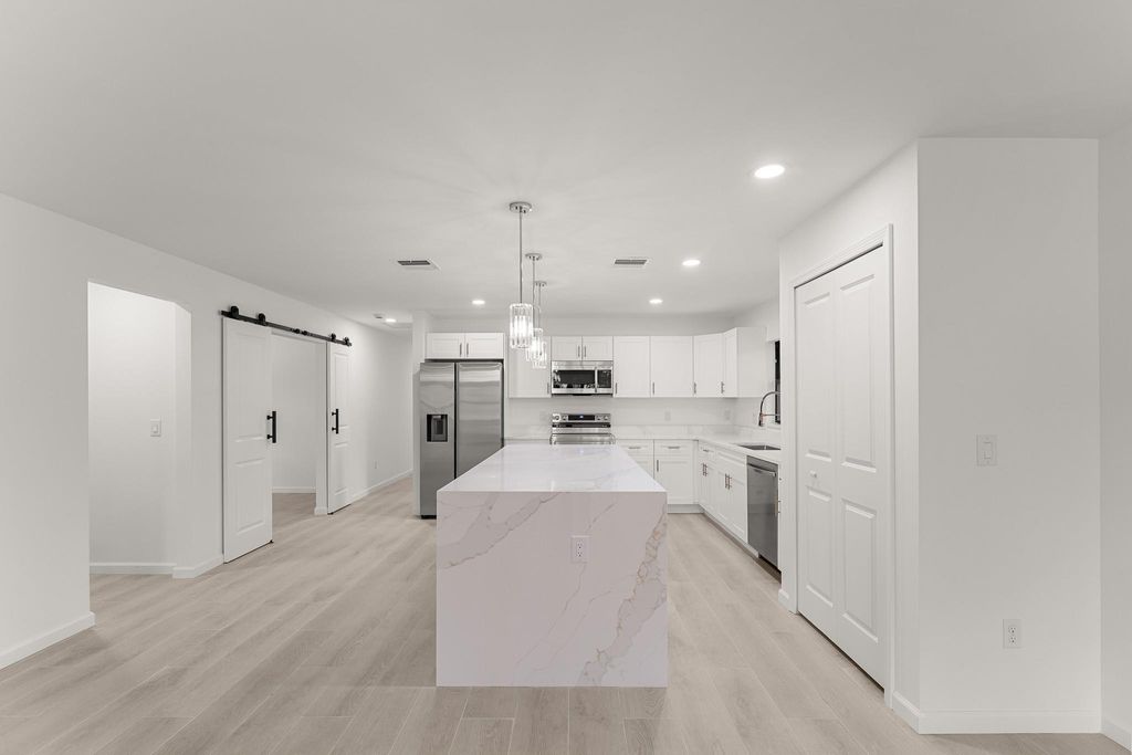 Photo of 2712 S 17th Street, Fort Pierce, FL 34982 (MLS # F10498113)