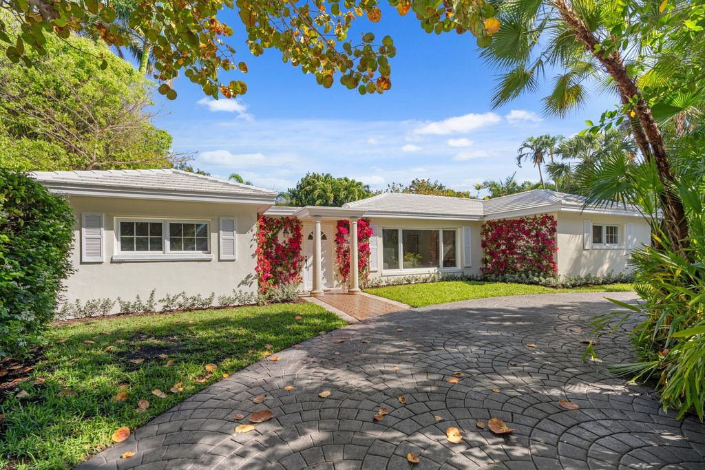 Photo of 257 Fairview Road, Palm Beach, FL 33480 (MLS # B26003960)