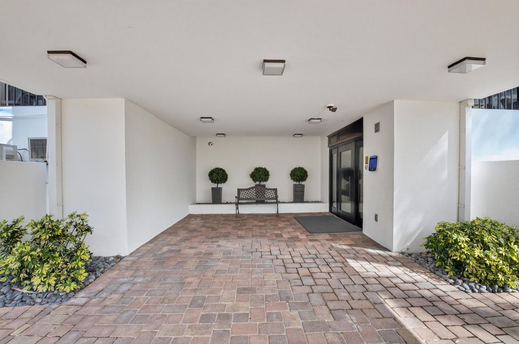 Photo of 20110 Boca West Drive #Apt. 234, Boca Raton, FL 33434 (MLS # R11162242)