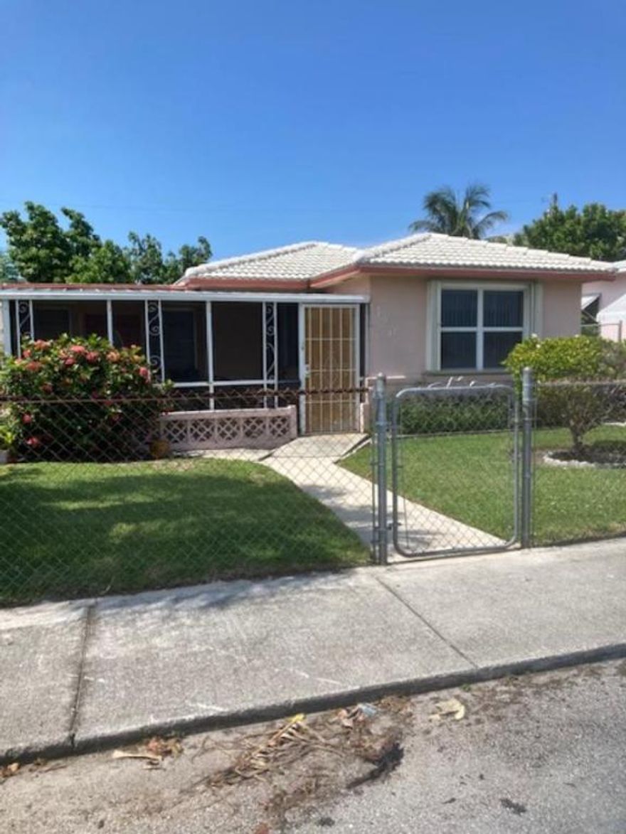 GREAT LOCATION - WALKING DISTANCE TO THE BRIDGE OVER TO SINGER ISLAND BEACH, RESTAURANTS, ETC.  GREAT ONE STORY HOME WITH 4 BEDROOMS, 2 BATHS.   TILED FLOORS - NO CARPET IN THE HOME.   NEWER AIR CONDITIONER AND FLAT DECK INSTALLED.  LARGE LIVING SQUARE FOOTAGE.  ZONED RS-6 - THINK OF THE POSSIBILITIES - OWNER HAD USED THE HOME AS A BUSINESS PREVIOUSLY.
