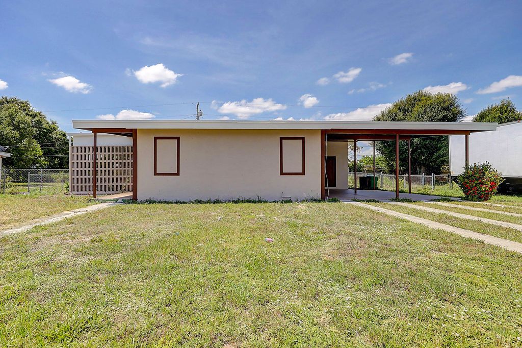 Photo of 116 SE Prima Vista Boulevard, Port Saint Lucie, FL 34983 (MLS # R10811668)