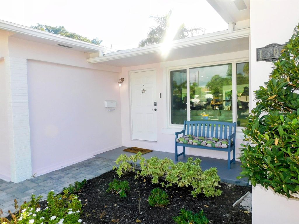 Photo of 1702 N L Street, Lake Worth Beach, FL 33460 (MLS # R11004756)