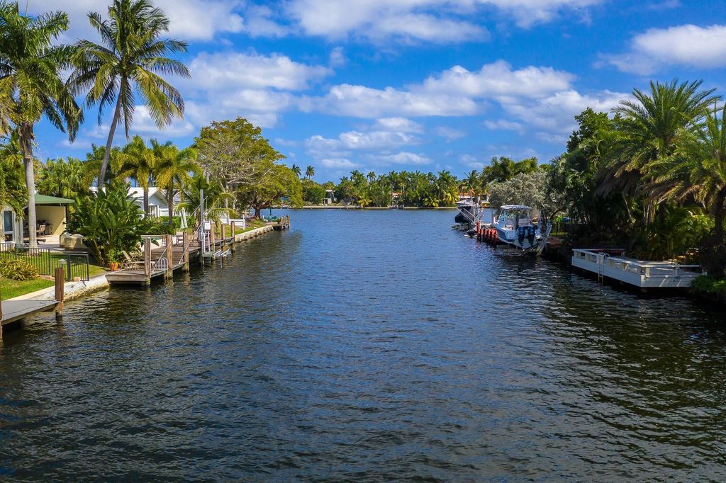 Photo of 2213 NE 16th Street, Fort Lauderdale, FL 33304 (MLS # B26010058)