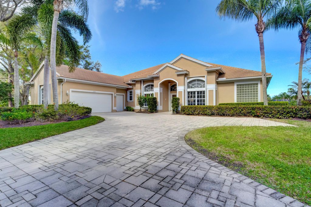 Photo of 2281 SW Oakhill Way, Palm City, FL 34990 (MLS # R10962469)