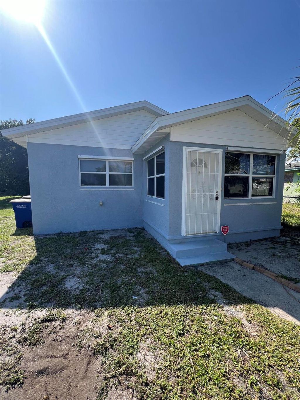 Photo of 905 N 19th Street, Fort Pierce, FL 34950 (MLS # R11077584)