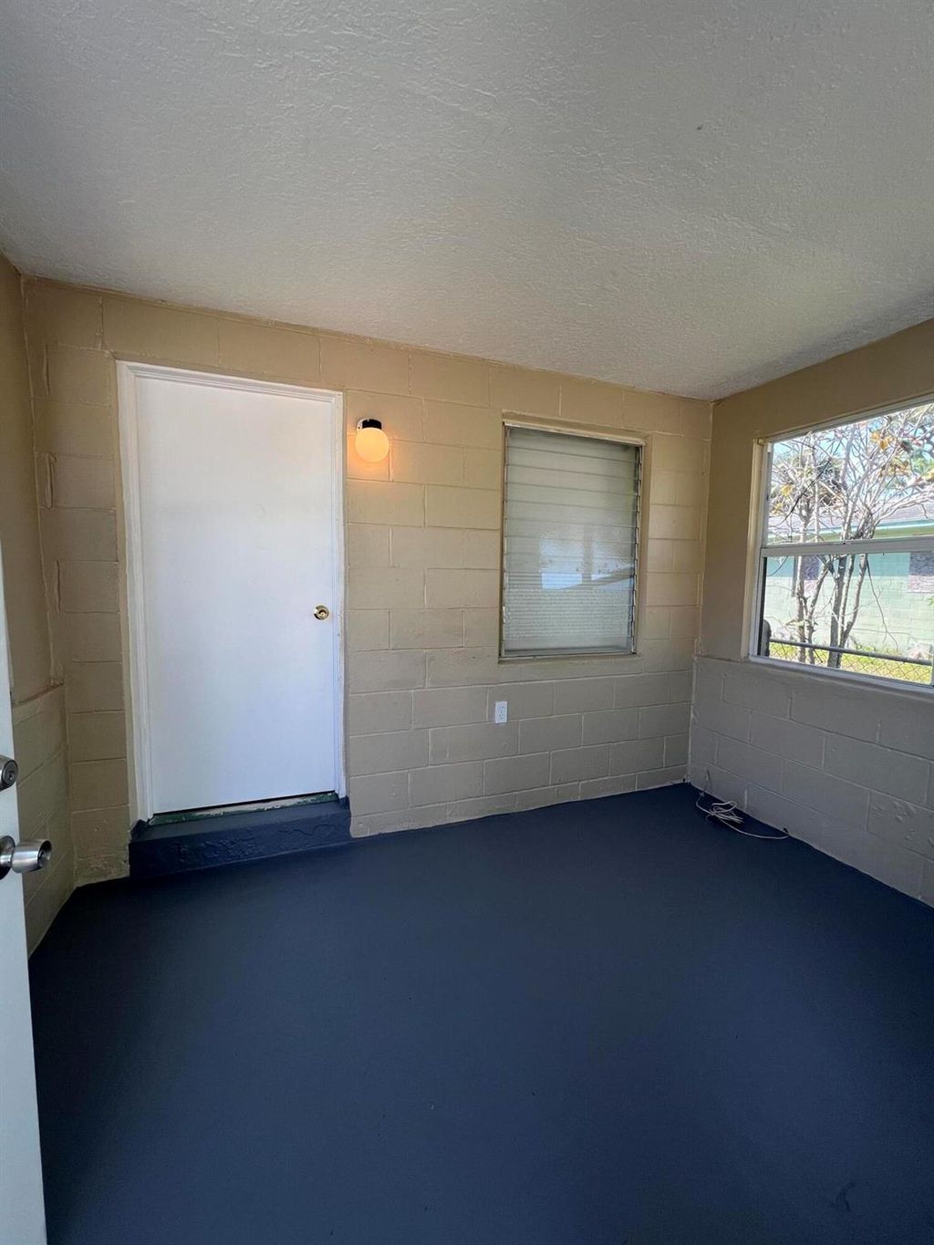 Photo of 905 N 19th Street, Fort Pierce, FL 34950 (MLS # R11077584)