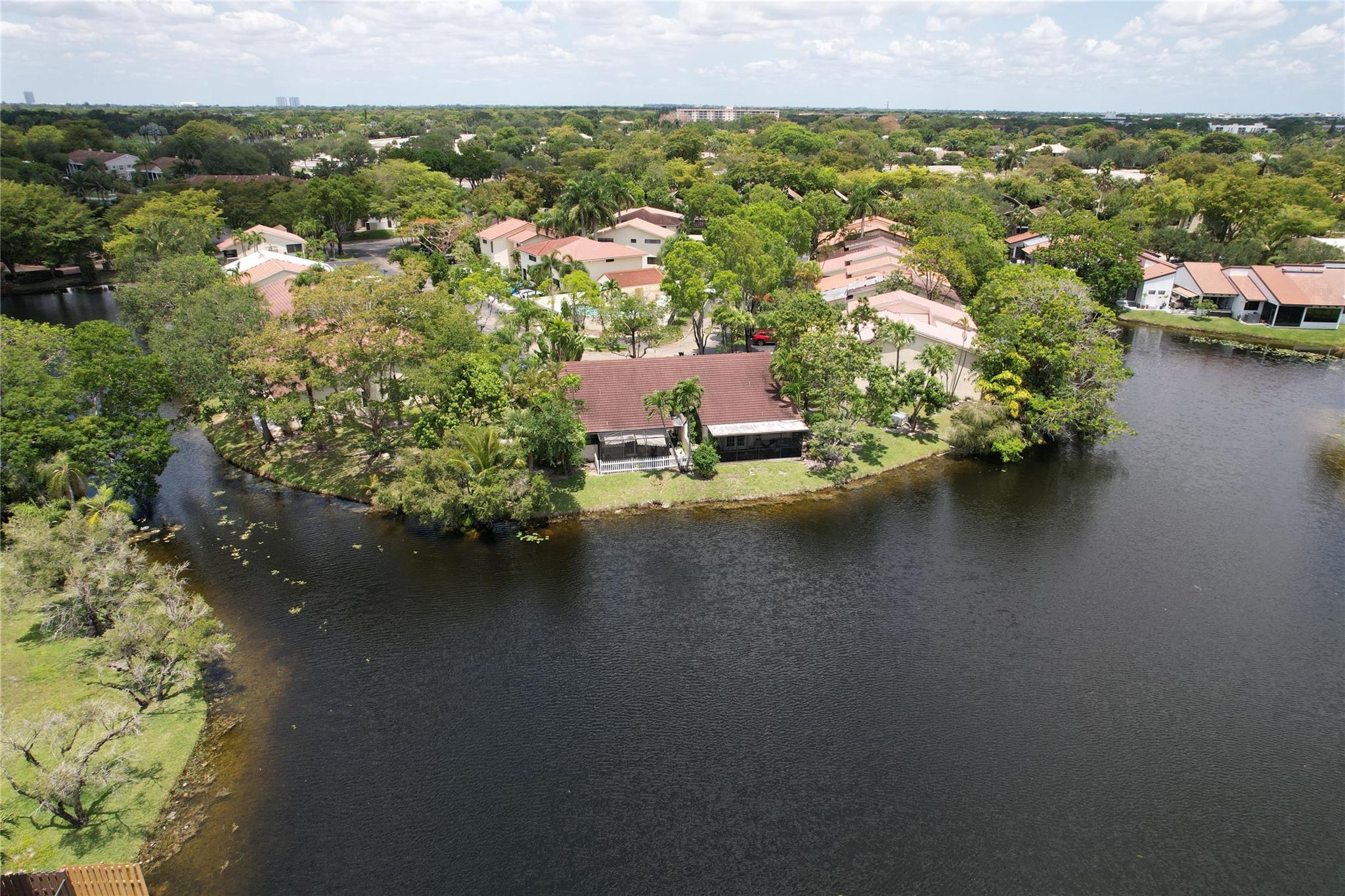 COCORANDA TWIN HOMES - Residential