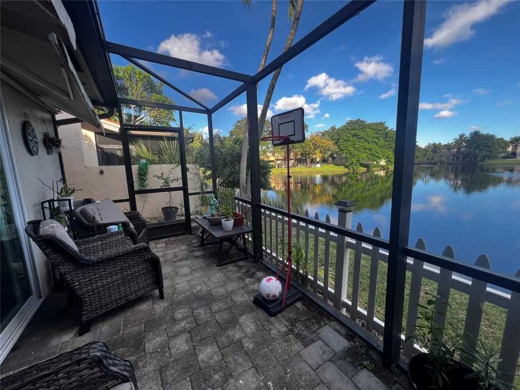 Photo of 718 SW 88th Terrace #718, Plantation, FL 33324 (MLS # F10530998)