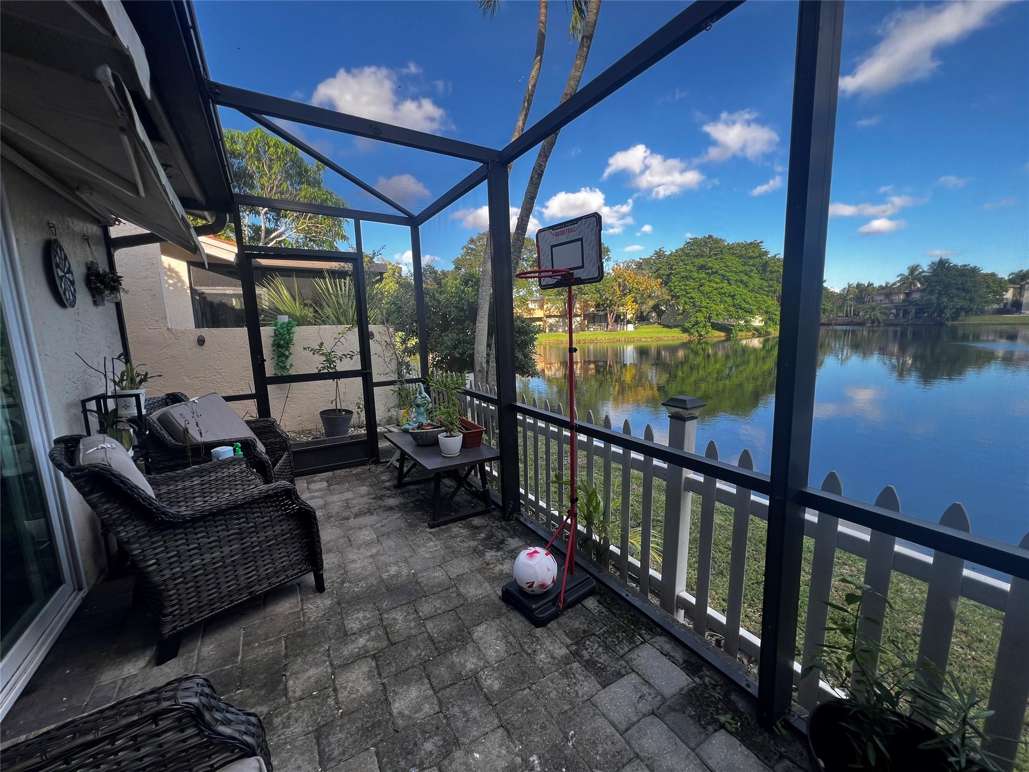 COCORANDA TWIN HOMES - Residential
