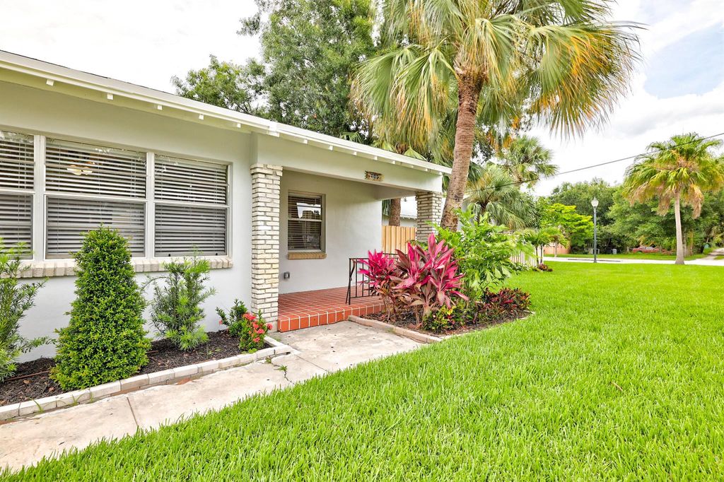 Photo of 1002 Boston Avenue, Fort Pierce, FL 34950 (MLS # R11088630)