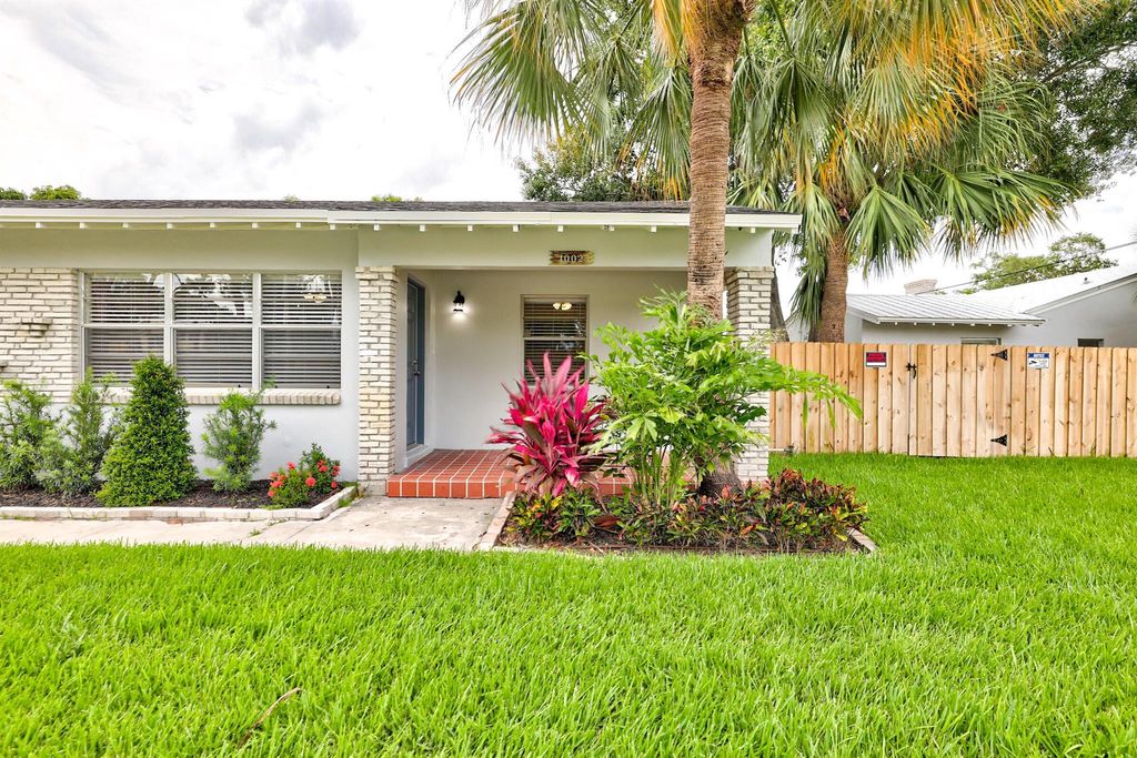Photo of 1002 Boston Avenue, Fort Pierce, FL 34950 (MLS # R11088630)