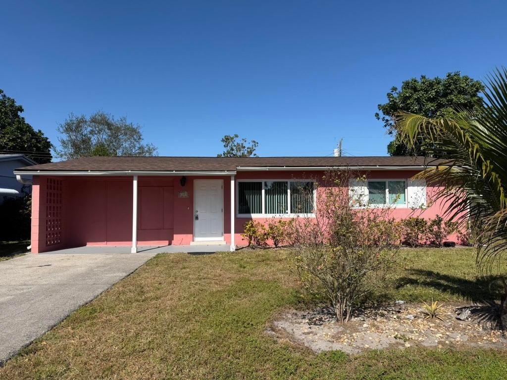 Photo of 2399 SE Madison Street, Stuart, FL 34997 (MLS # R11158369)