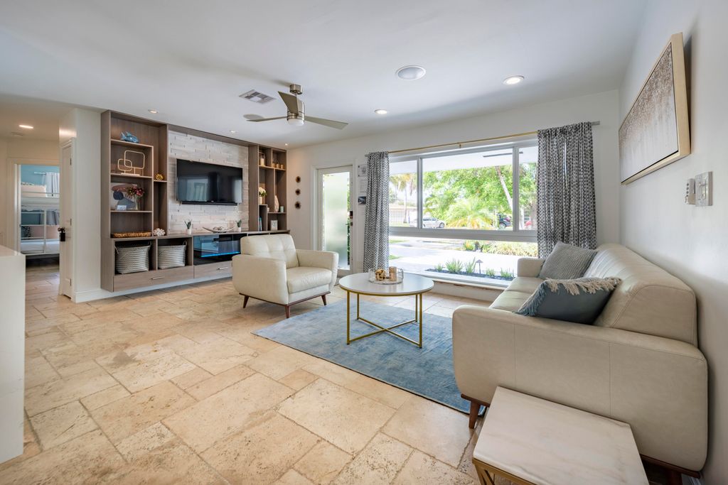 Photo of 5930 NE 21st Lane, Fort Lauderdale, FL 33308 (MLS # B26013793)