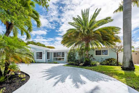 Photo of 5930 NE 21st Lane, Fort Lauderdale, FL 33308 (MLS # B26013793)