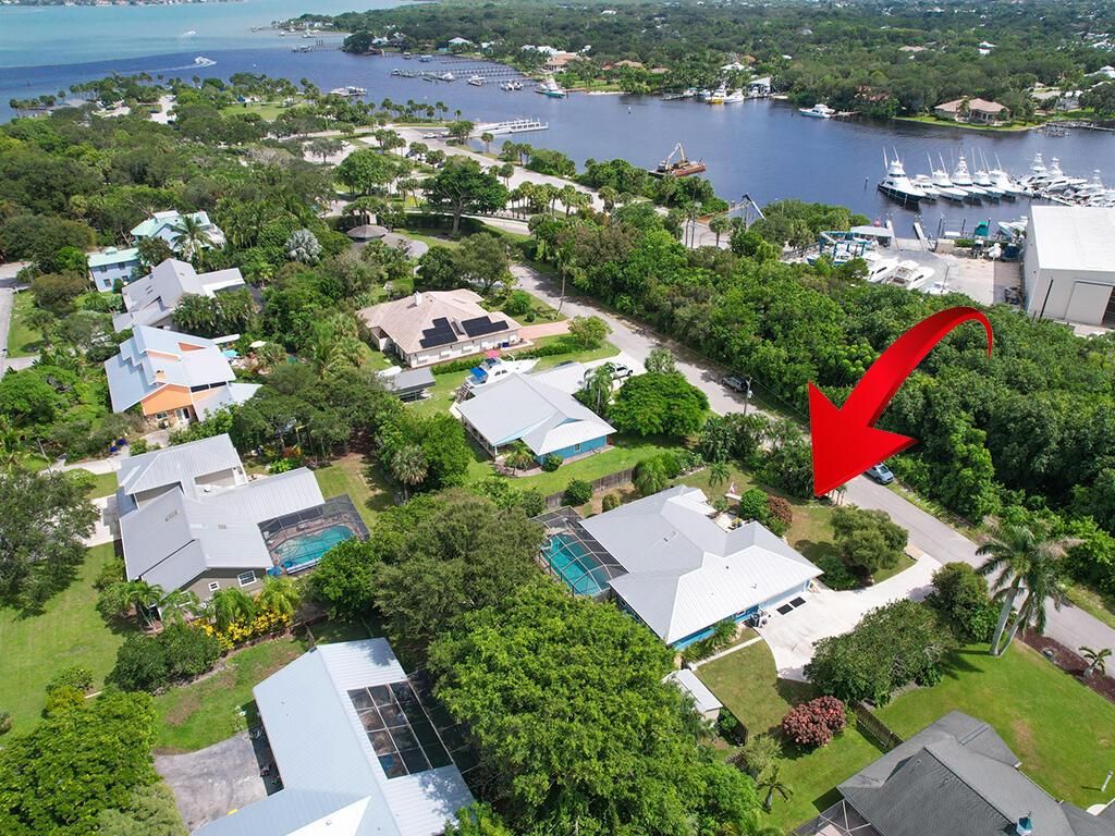 Photo of 4227 SE Quinton Street, Stuart, FL 34997 (MLS # R10925379)