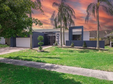 7440 NW 35th Ct Lauderhill FL 33319