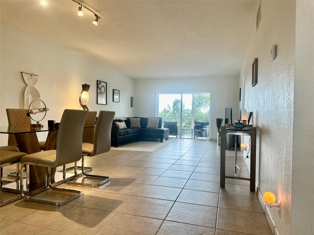 3010 NE 16th Avenue 405