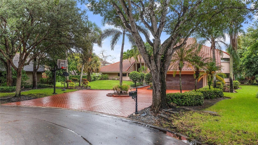 Photo of 10111 Vestal Court, Coral Springs, FL 33071 (MLS # F10527286)
