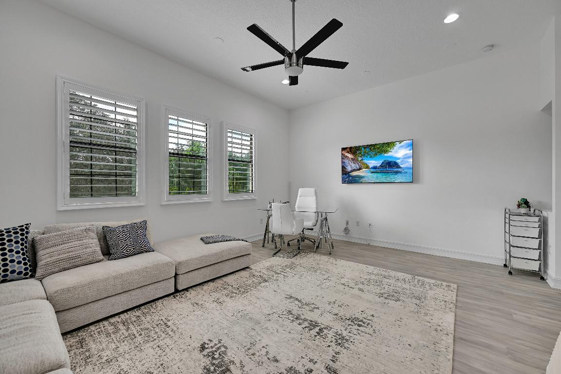 BRIDGES PL 3 - Residential Lease