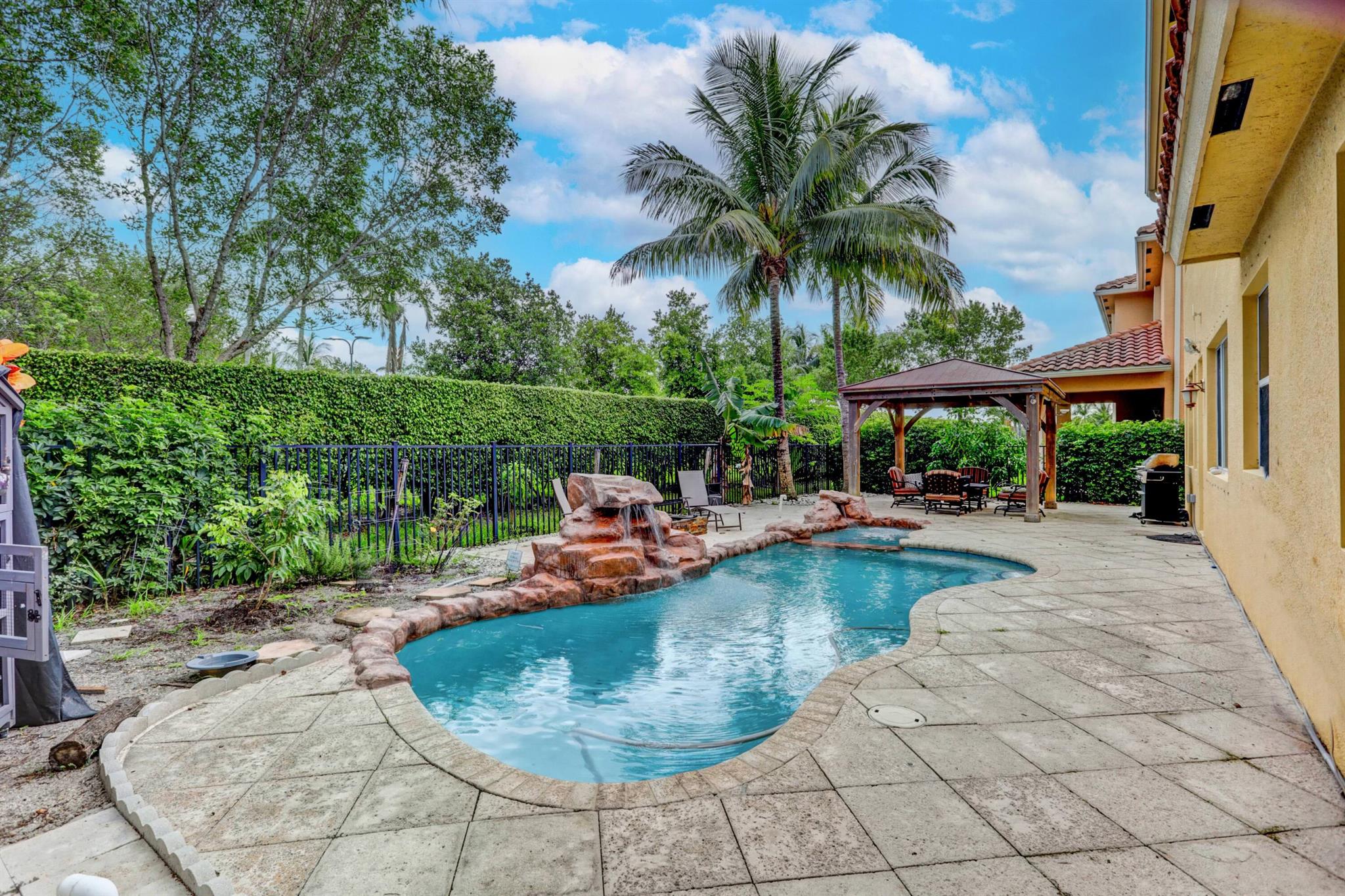 TERRACINA JOHNSON PROPERT - Residential Lease