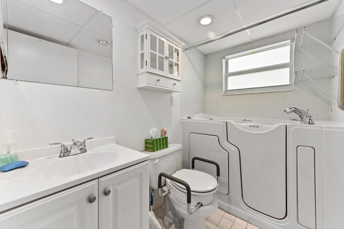 KINGS POINT - Residential