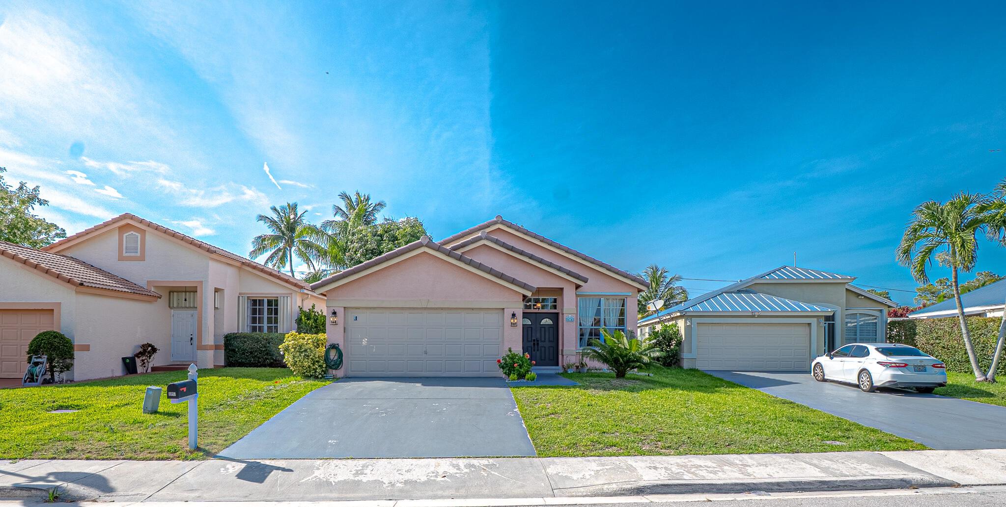 614 Lake Wellington Drive