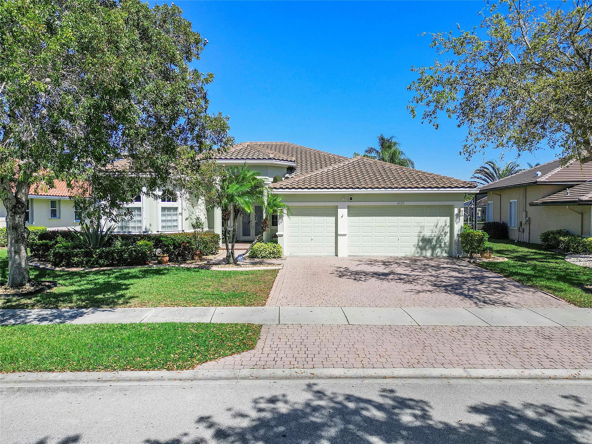 5121 Kensington Cir