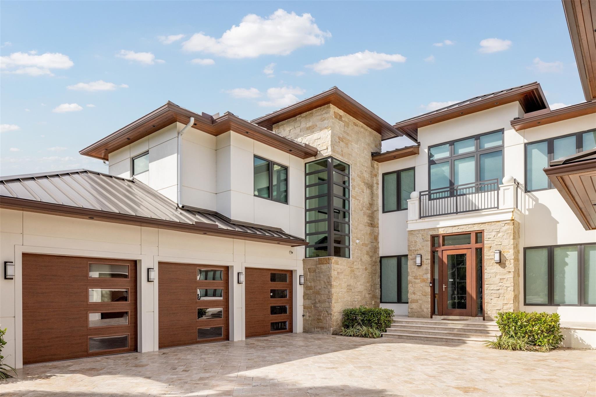 797 Middle River Dr