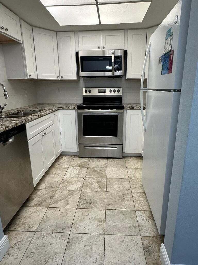 10290 N Military Trail 3b