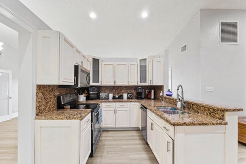 Tiny photo for 4040 NE 6th Avenue, Deerfield Beach, FL 33064 (MLS # B26015050)