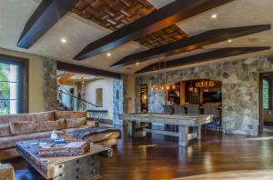 MAPLEWOOD - Residential