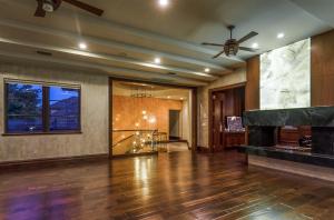 MAPLEWOOD - Residential