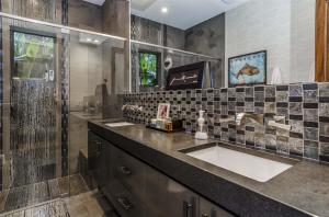 MAPLEWOOD - Residential