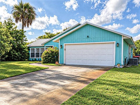 Tiny photo for 795 4TH Lane, Vero Beach, FL 32962 (MLS # B26089786)