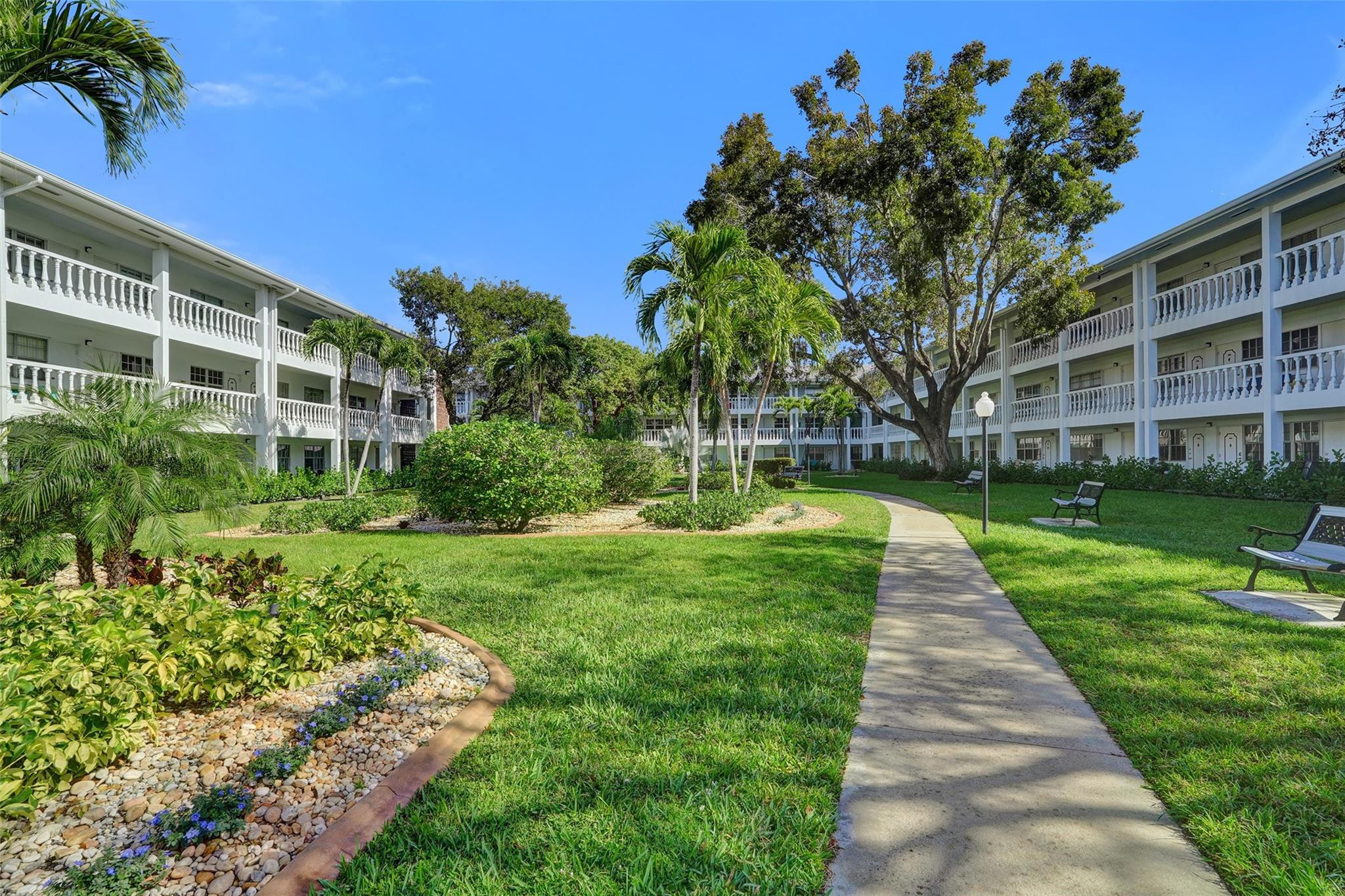 MAYBURY MANSIONS - Residential