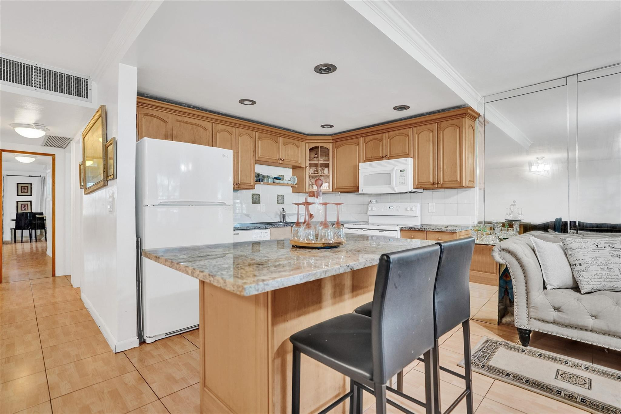 MAYBURY MANSIONS - Residential