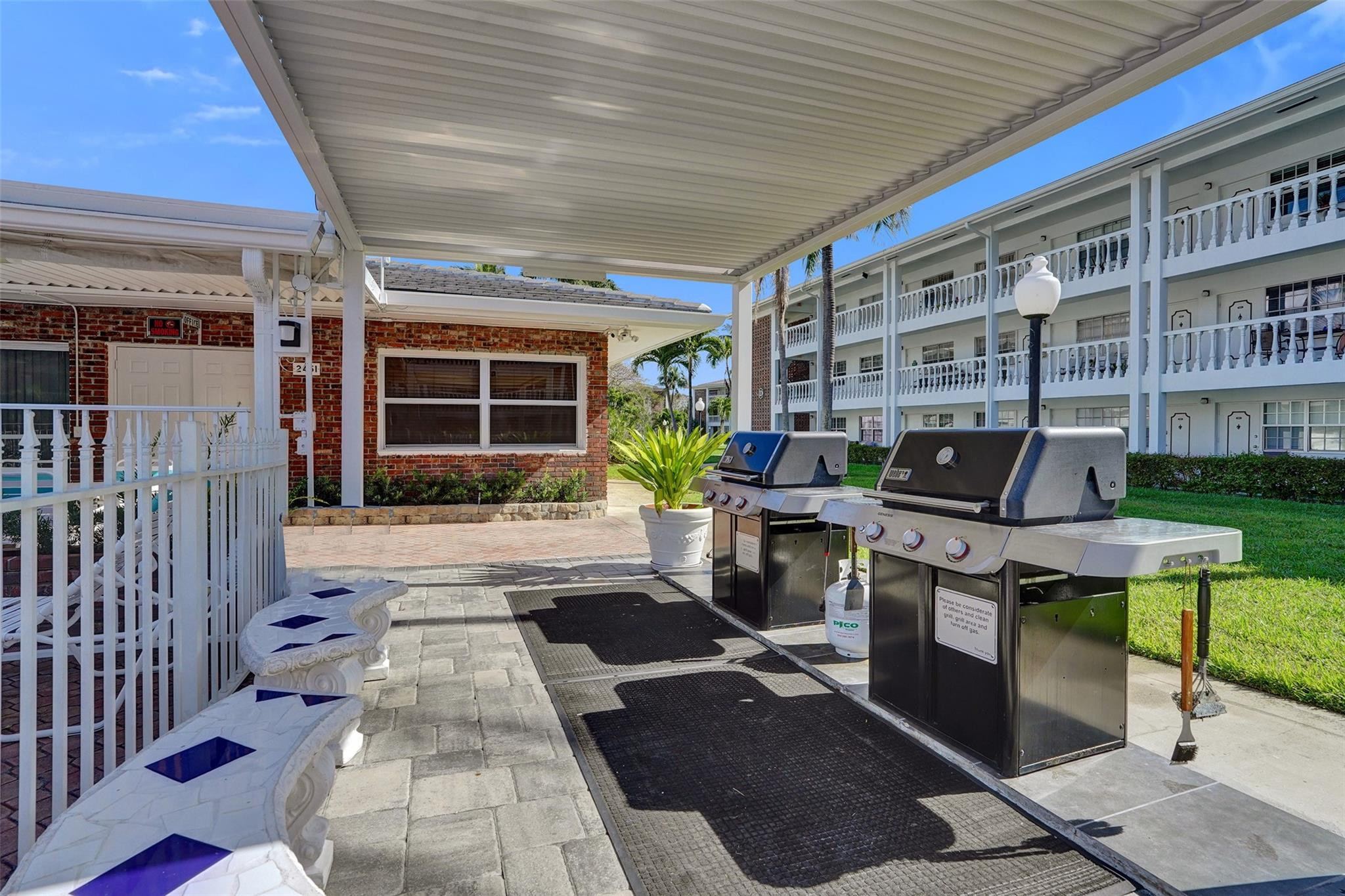 MAYBURY MANSIONS - Residential