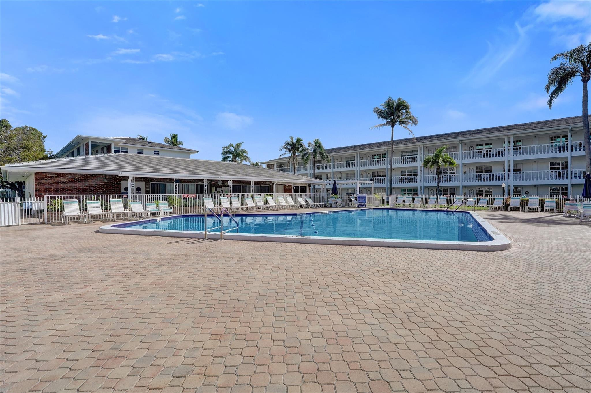 MAYBURY MANSIONS - Residential