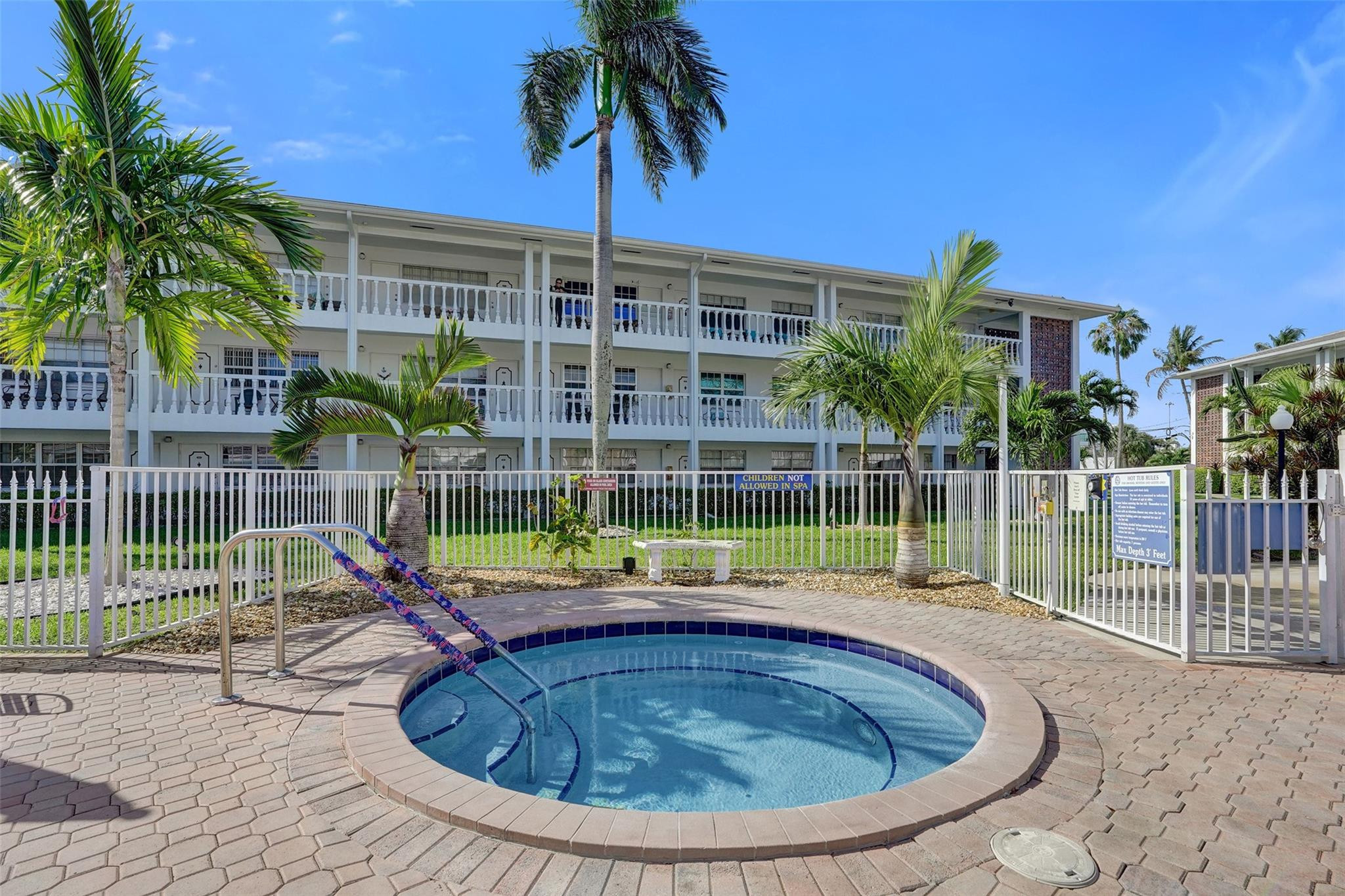 MAYBURY MANSIONS - Residential