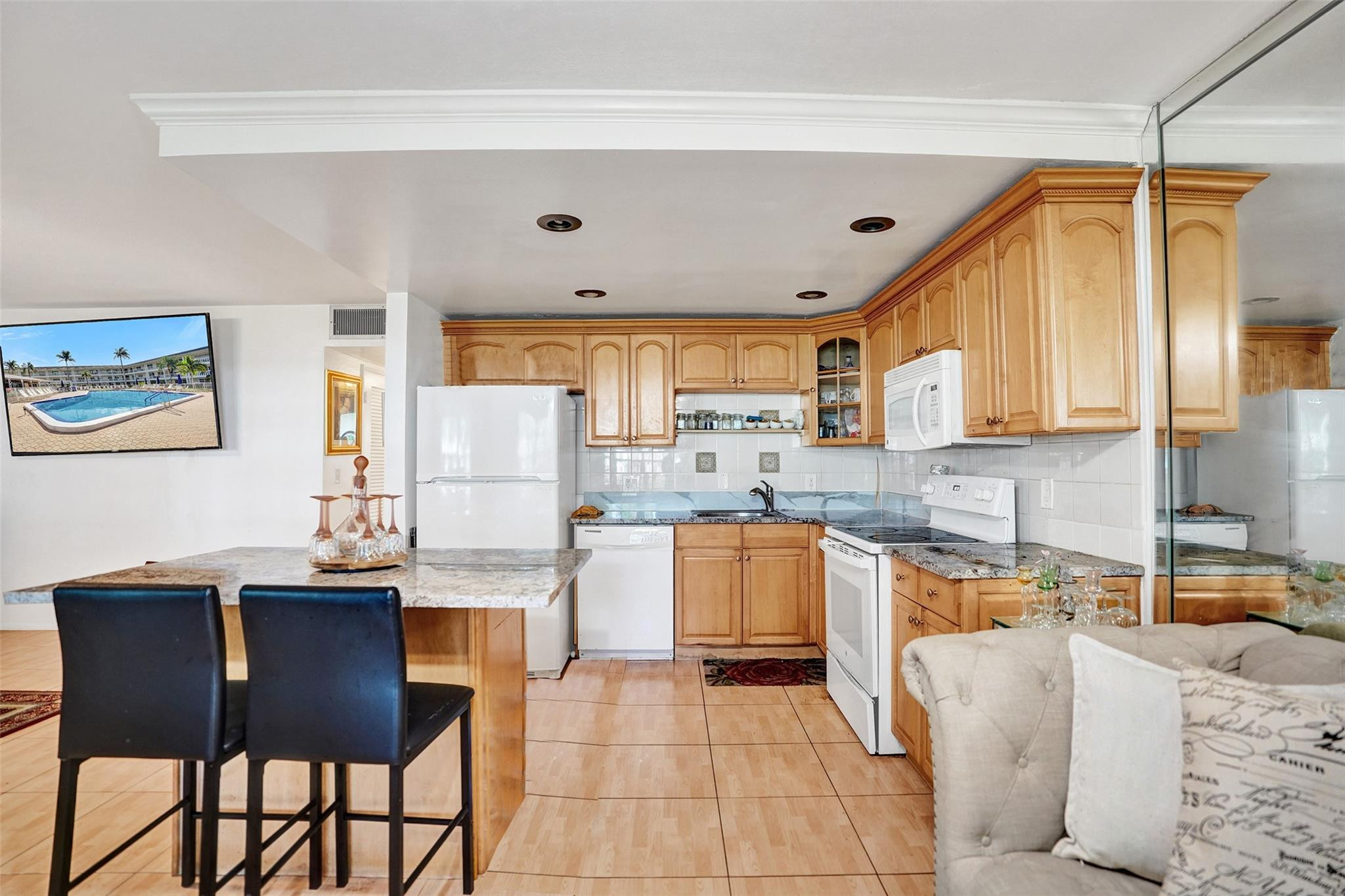 MAYBURY MANSIONS - Residential