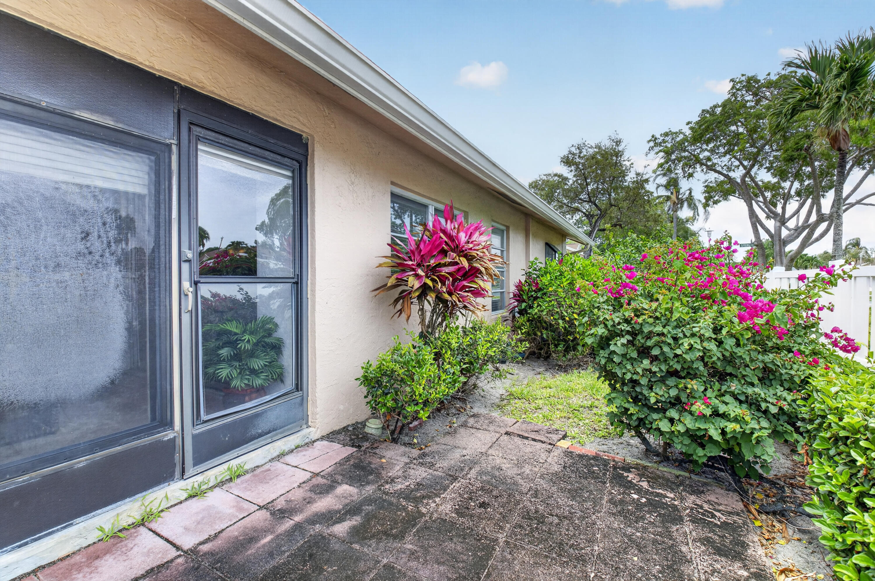 WHISPER WALK SEC C CONDO - Residential