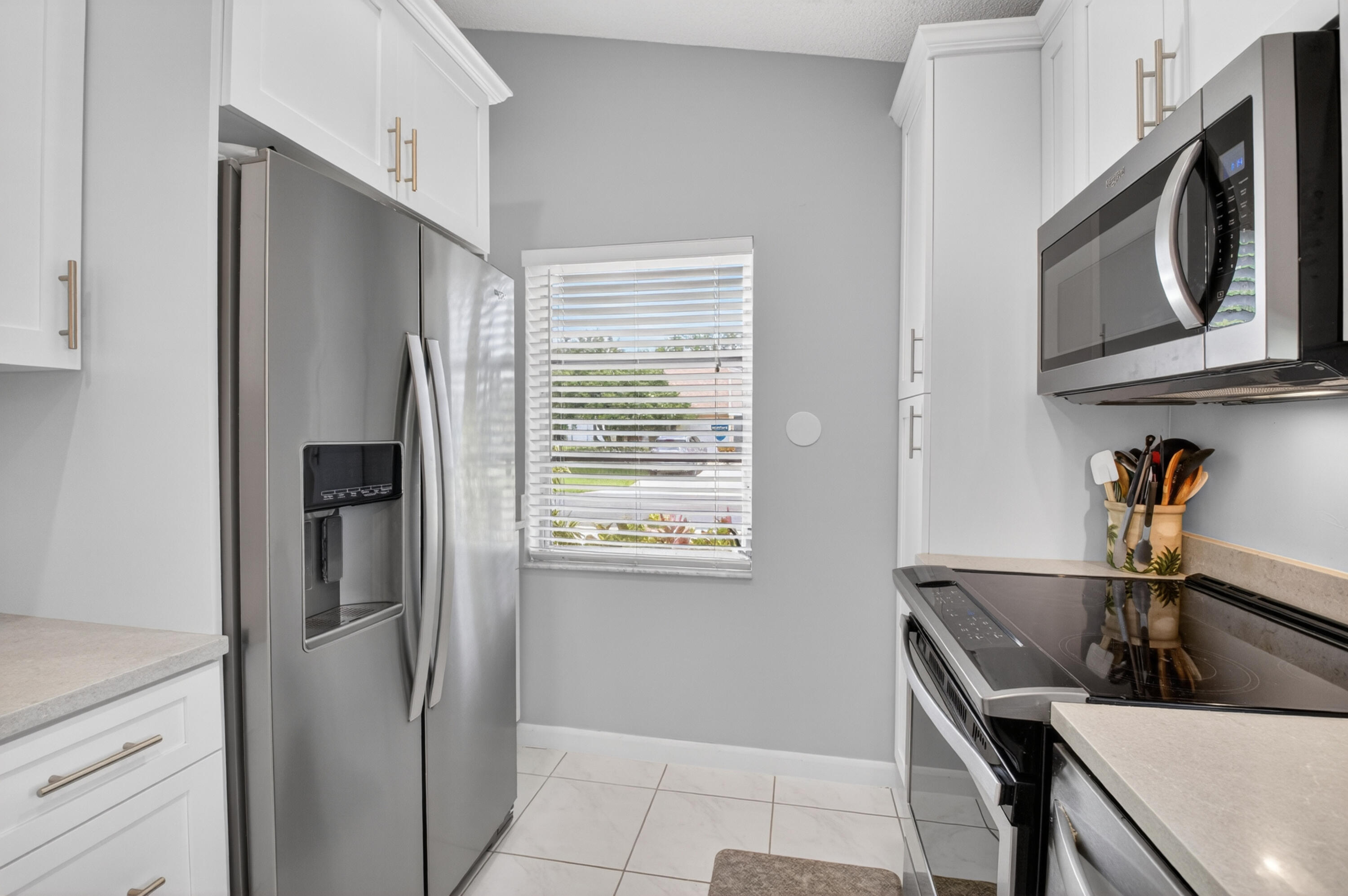 WHISPER WALK SEC C CONDO - Residential