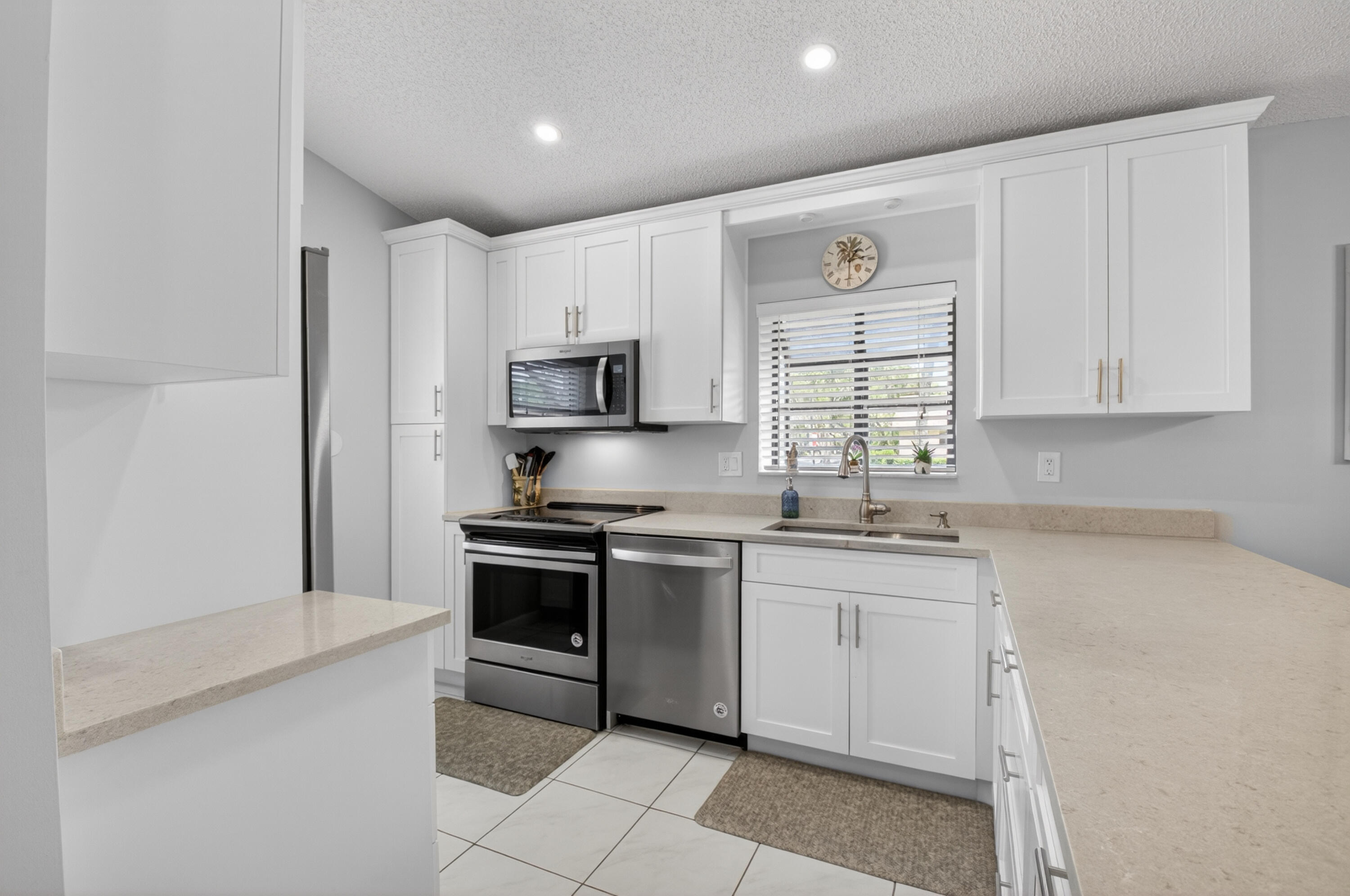 WHISPER WALK SEC C CONDO - Residential