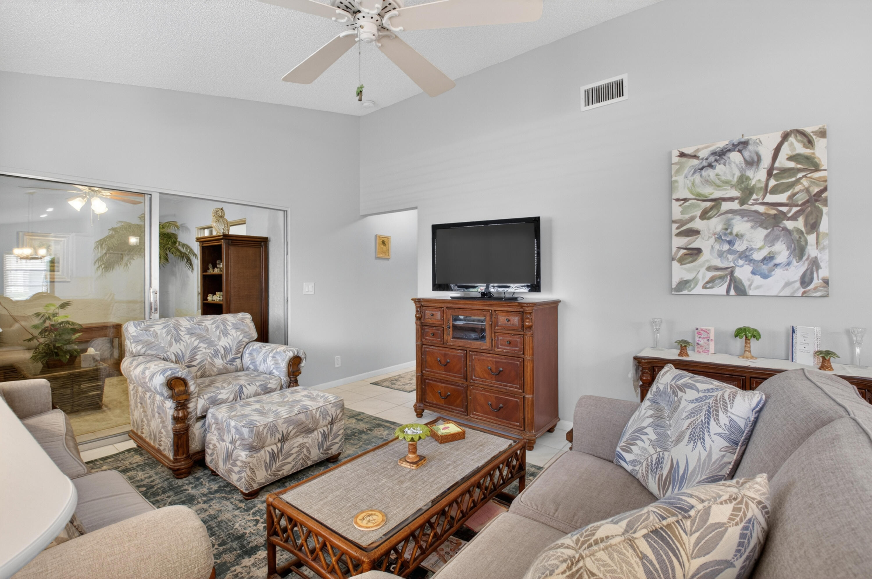 WHISPER WALK SEC C CONDO - Residential