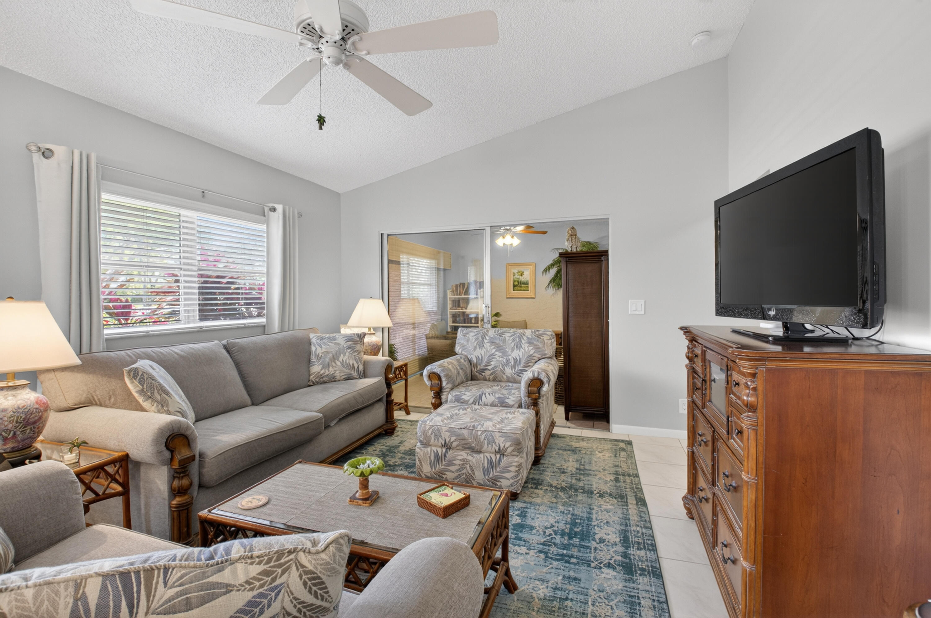 WHISPER WALK SEC C CONDO - Residential